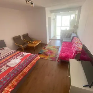  Apartament Lovely 1 Bedroom With Free Street Parking
